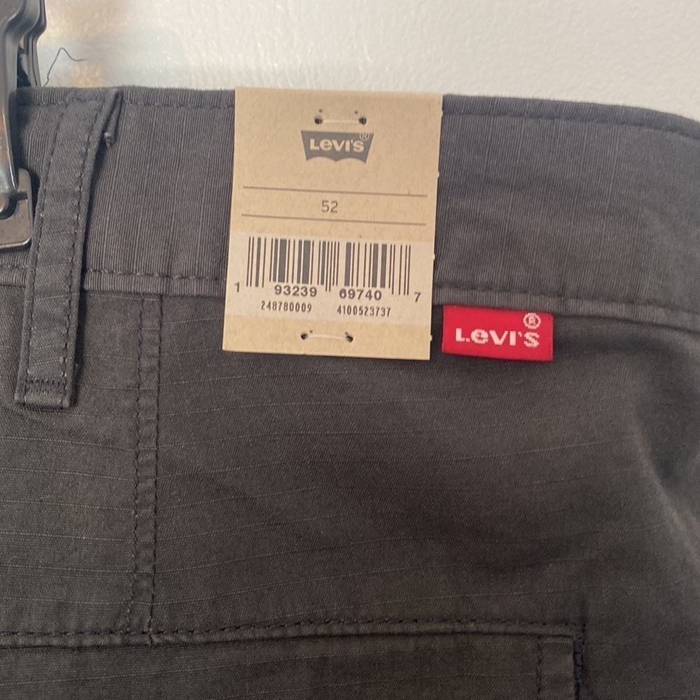 Nwt Levi’s 52 Big & Tall Black Grey Carrier Cargo Shorts - Picture 11 of 16